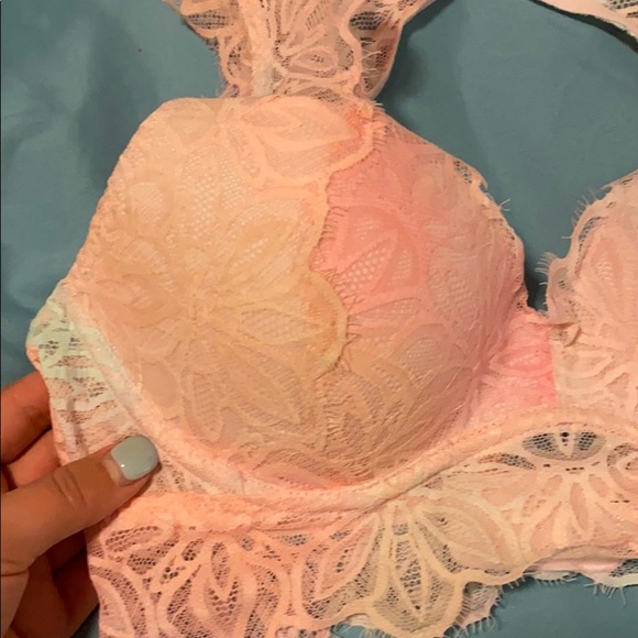 VS Pink Bra - Picture 2 of 5